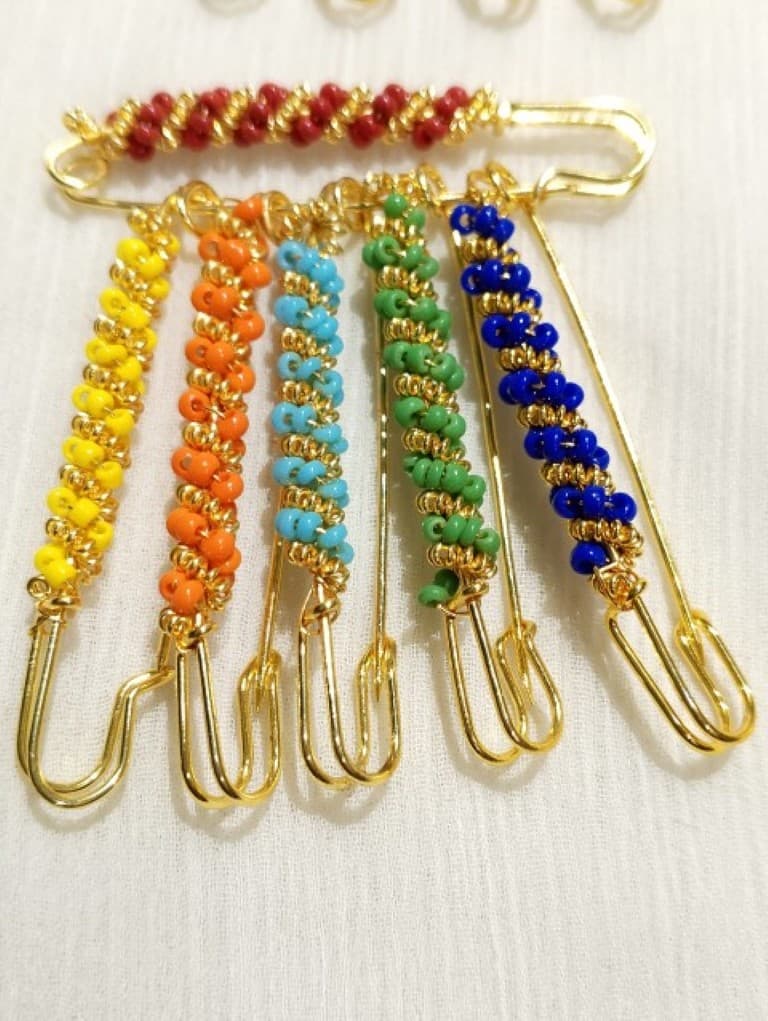 Elegant Hijab Pins – Pack of 6 Fancy Safety Pins with Seed Beads
