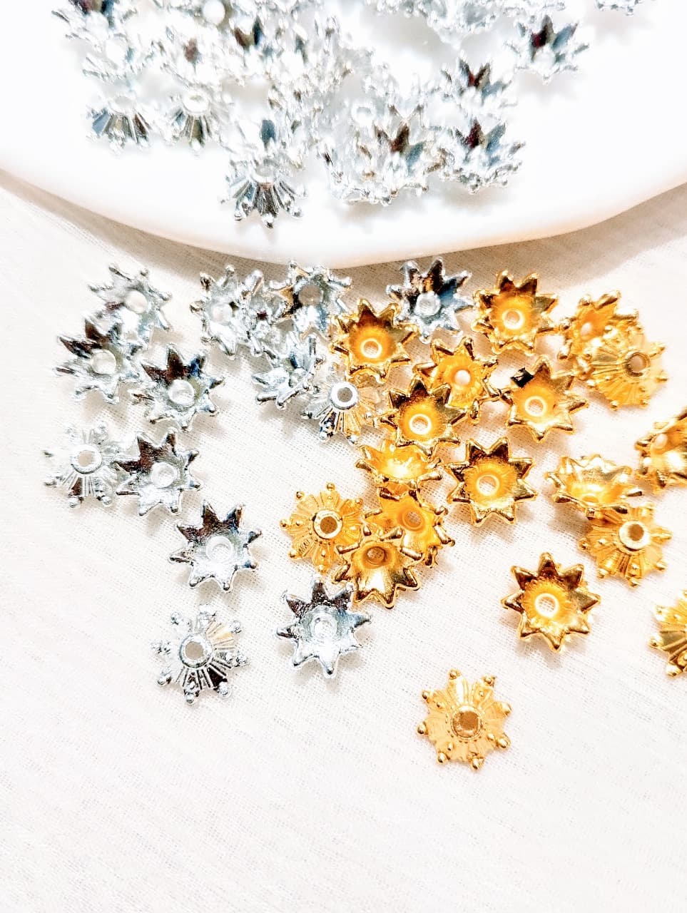 150Pcs Bead Caps 9x3.5mm Gold & Silver Plastic Flower Bead Caps for Jewelry Making | DIY Craft Accessories for Necklace, Bracelet, Earrings, Beading Supplies