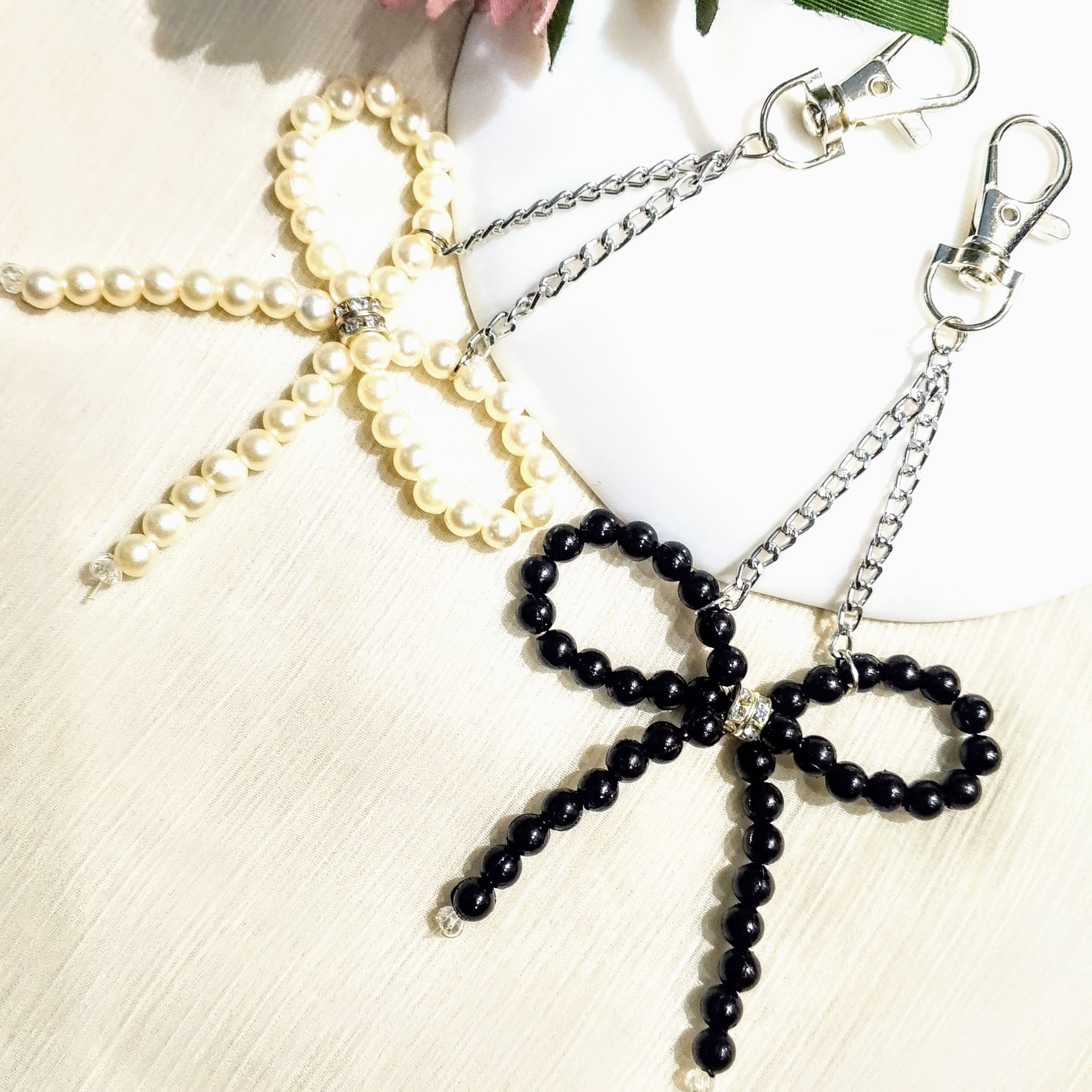 Stylish Beaded Bow Keychain – Pearl & Black – Cute Bag/Key Accessory