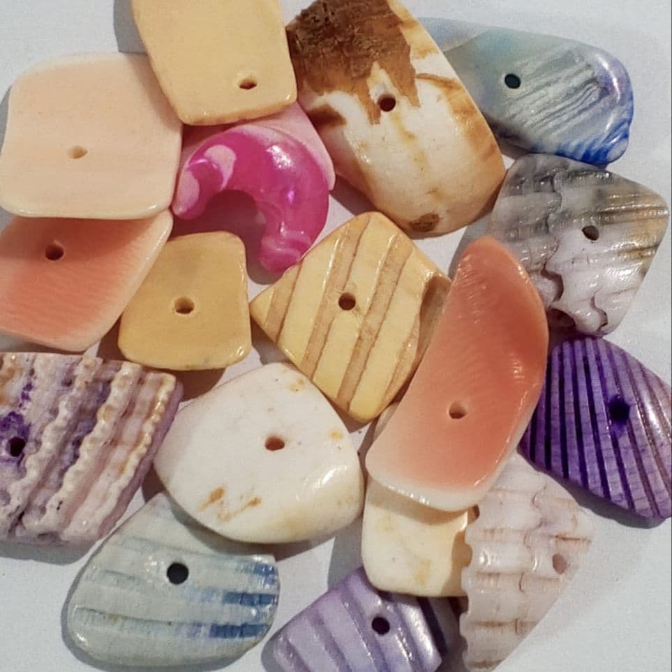 Natural Sea Shell Cuttings With Smooth Edges For DIY Crafts | 40gms | Real Cut Shell Pieces With Hole | Beads Or Pendent | Ideal For DIY Jewelry Making, Dress Accessories, Crafting, And Home Decoration