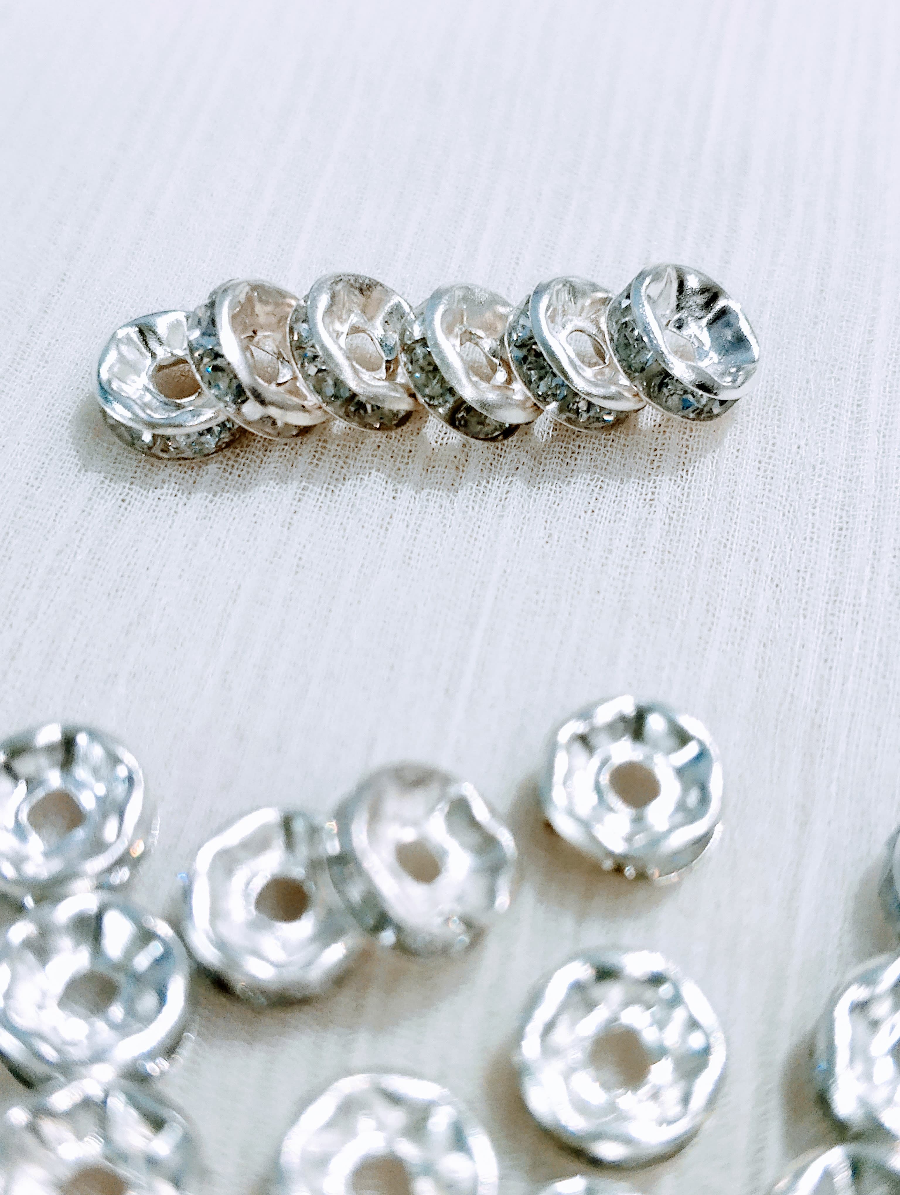150Pcs 6mm Silver and Golden Rhinestone Round Spacer Beads, Charm Beads For Making Jewelry Decorative Beads with Artificial Crystal for DIY Jewelry Making, Bracelet and Necklace Beading Accessories