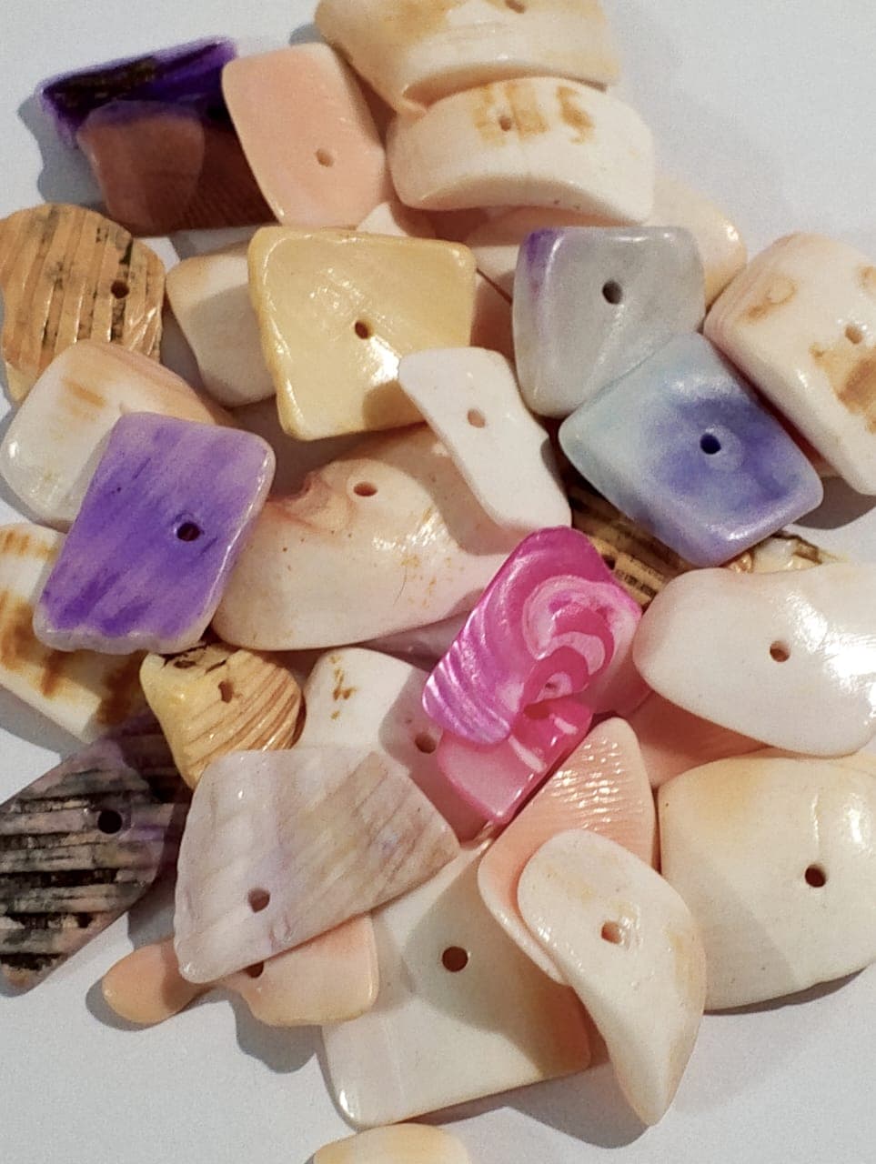 Natural Sea Shell Cuttings With Smooth Edges For DIY Crafts | 40gms | Real Cut Shell Pieces With Hole | Beads Or Pendent | Ideal For DIY Jewelry Making, Dress Accessories, Crafting, And Home Decoration