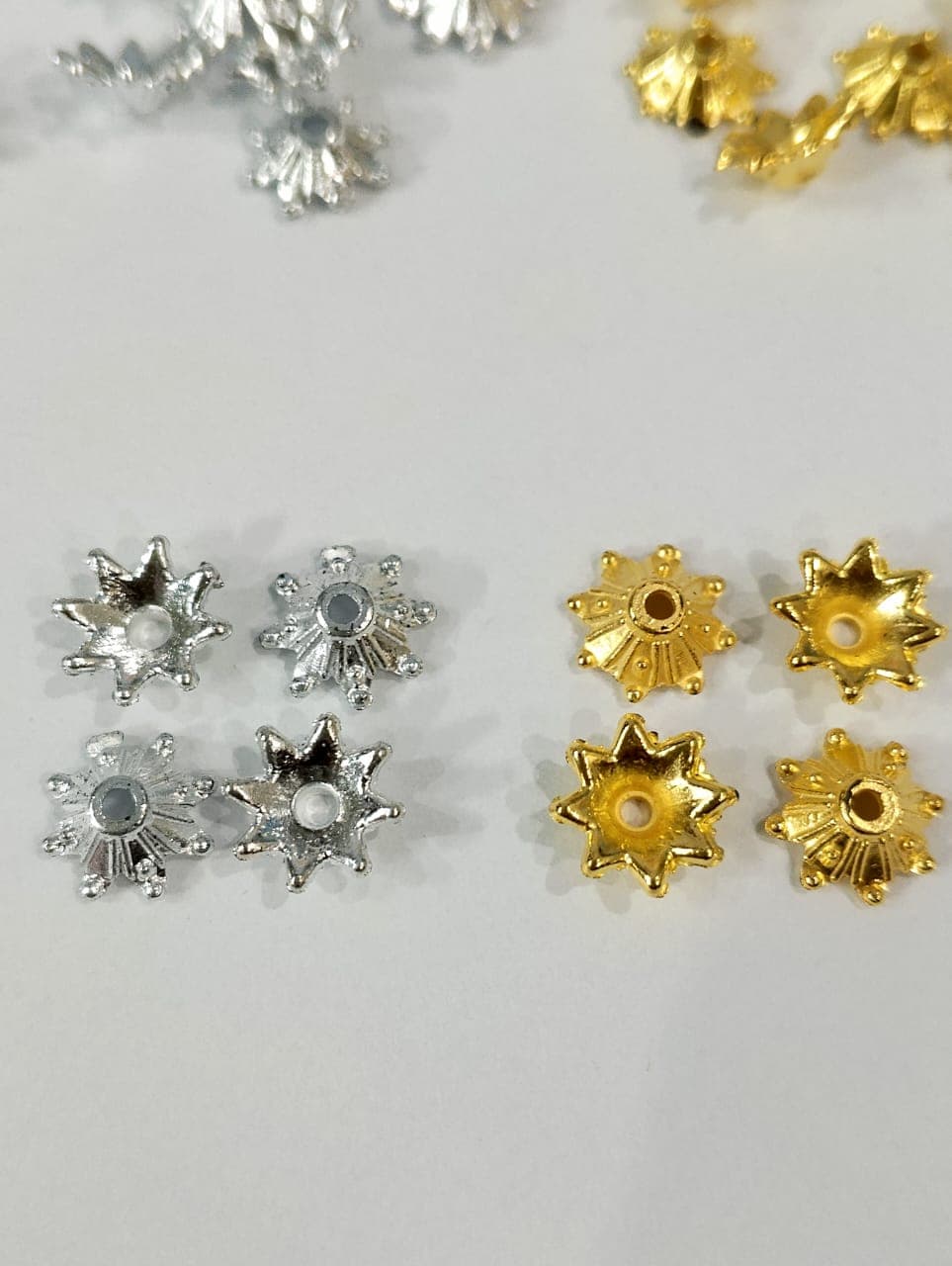 200Pcs Bead Caps 9x3.5mm Gold & Silver Plastic Flower Bead Caps for Jewelry Making | DIY Craft Accessories for Necklace, Bracelet, Earrings, Beading Supplies