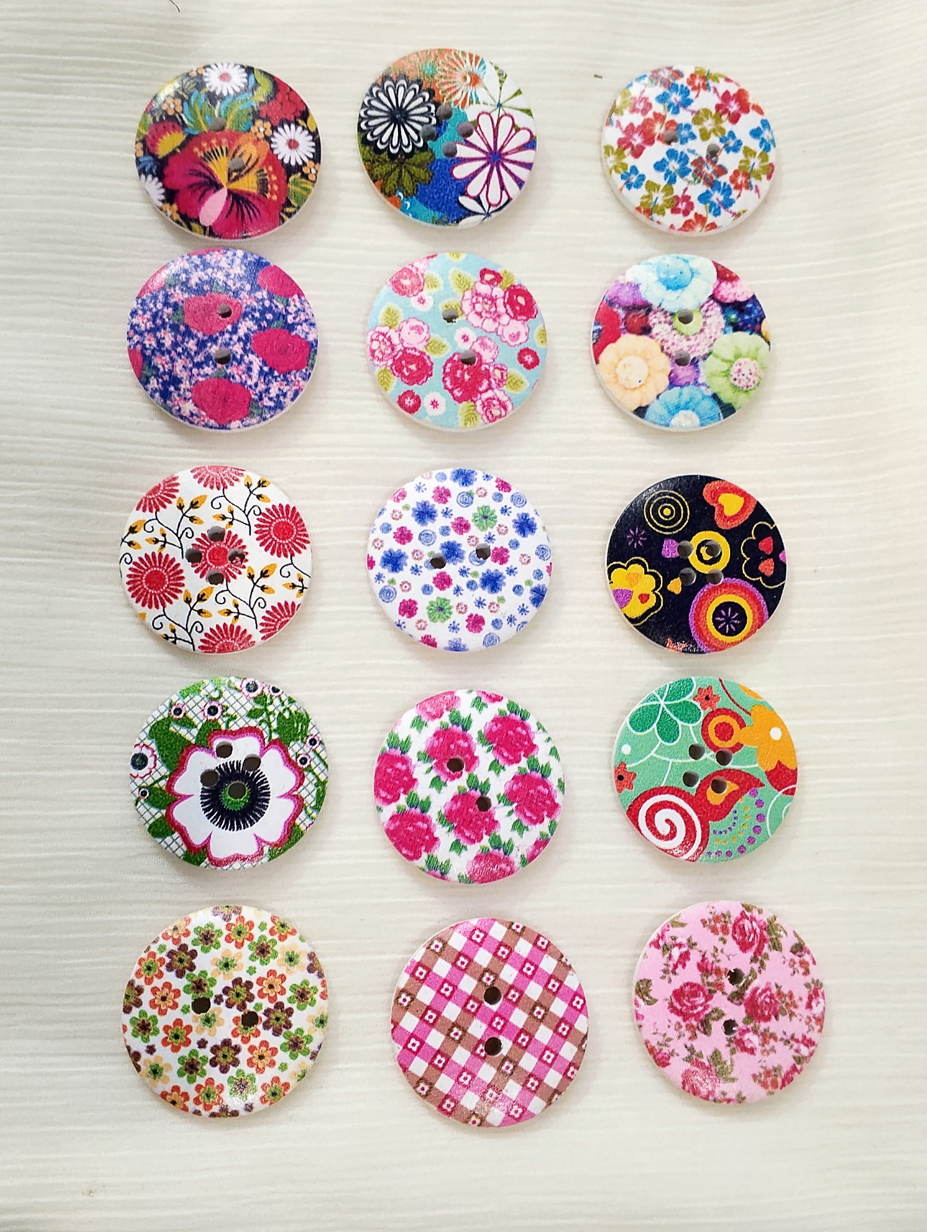 6 pcs Vintage Floral Wooden Buttons With White Base - 30mm Round, Colorful Patterns for DIY Sewing, Scrapbooking, and Craft Projects
