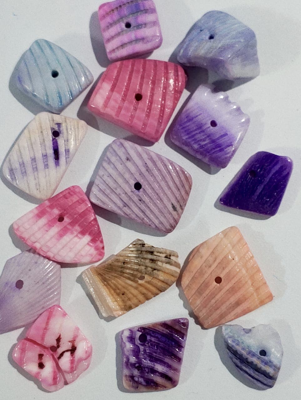 Natural Sea Shell Cuttings With Smooth Edges For DIY Crafts | 40gms | Real Cut Shell Pieces With Hole | Beads Or Pendent | Ideal For DIY Jewelry Making, Dress Accessories, Crafting, And Home Decoration
