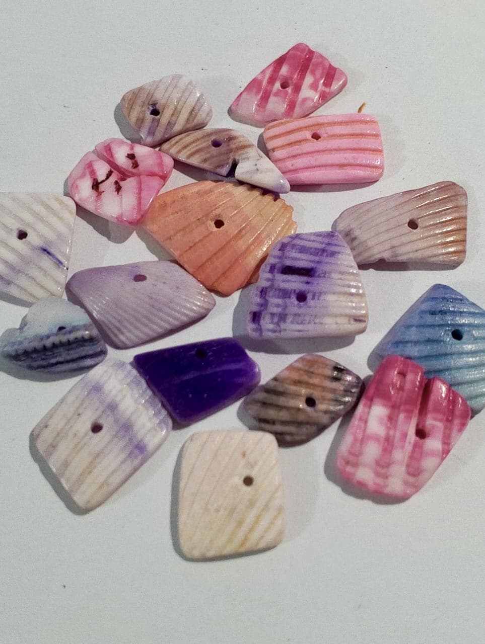 Natural Sea Shell Cuttings With Smooth Edges For DIY Crafts | 40gms | Real Cut Shell Pieces With Hole | Beads Or Pendent | Ideal For DIY Jewelry Making, Dress Accessories, Crafting, And Home Decoration
