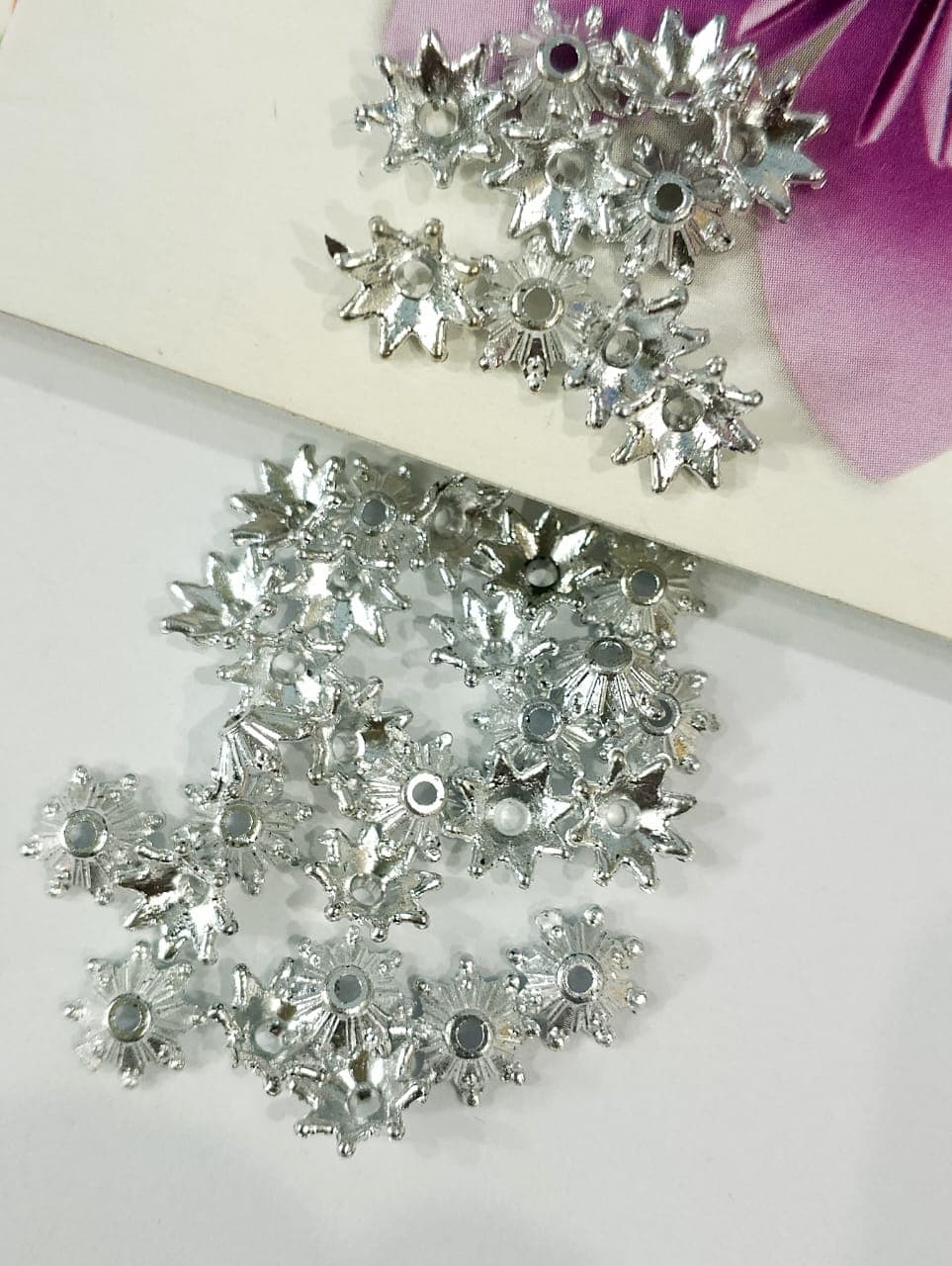 200Pcs Bead Caps 9x3.5mm Gold & Silver Plastic Flower Bead Caps for Jewelry Making | DIY Craft Accessories for Necklace, Bracelet, Earrings, Beading Supplies