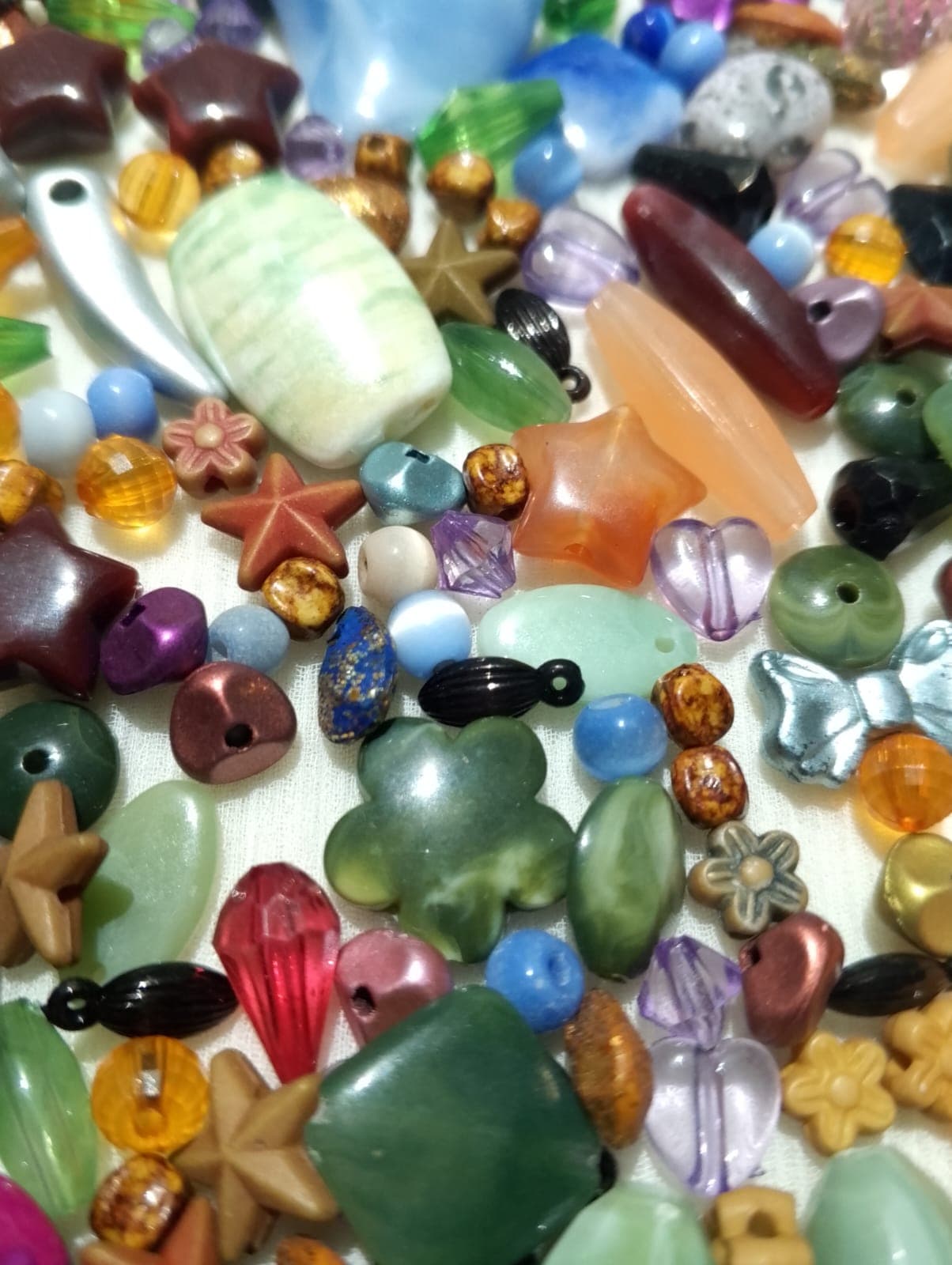 Mix Beads - 100g Mixed Sizes, Shapes, and Colors for DIY Crafting and Jewelry