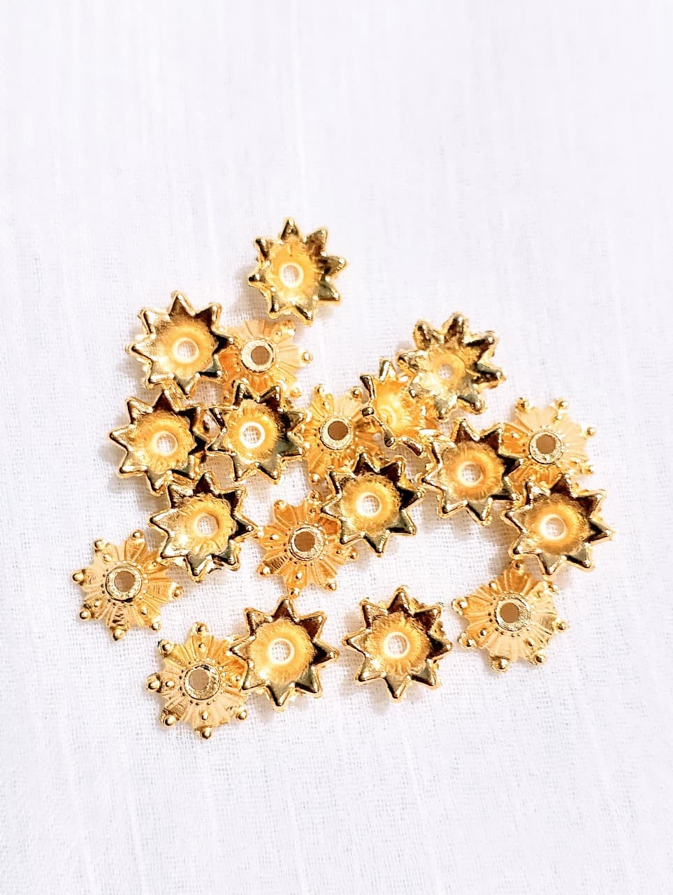 150Pcs Bead Caps 9x3.5mm Gold & Silver Plastic Flower Bead Caps for Jewelry Making | DIY Craft Accessories for Necklace, Bracelet, Earrings, Beading Supplies