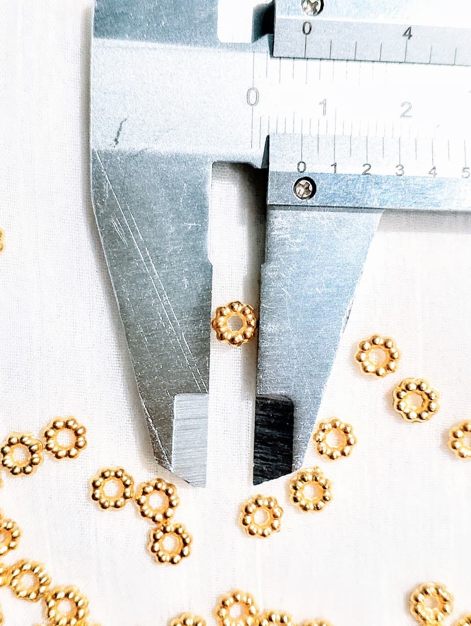 150 / 300 Pcs Gold Plastic Spacer Beads 6mm | Round Flower Shape Spacers for Jewelry Making | DIY Craft Necklace, Bracelet, Earrings, Beading Supplies