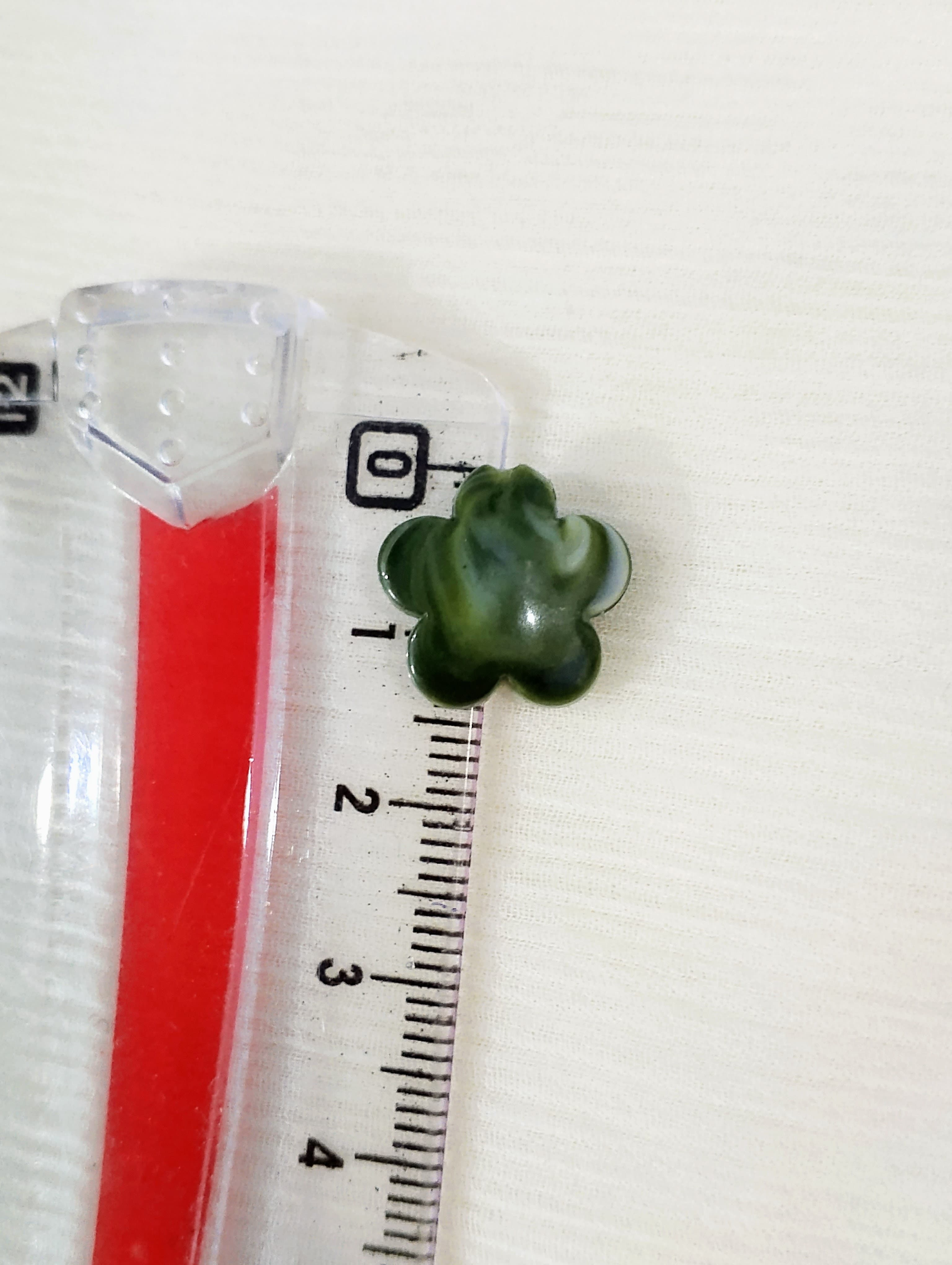 40 grams Green Marble Textured Flower Acrylic Plastic Beads, 14mm, for Jewelry Making and DIY Crafts