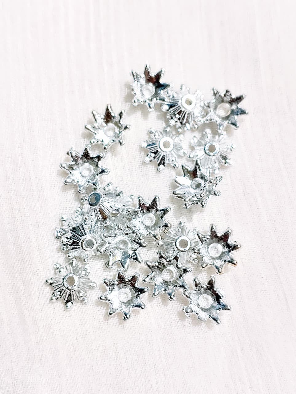 150Pcs Bead Caps 9x3.5mm Gold & Silver Plastic Flower Bead Caps for Jewelry Making | DIY Craft Accessories for Necklace, Bracelet, Earrings, Beading Supplies